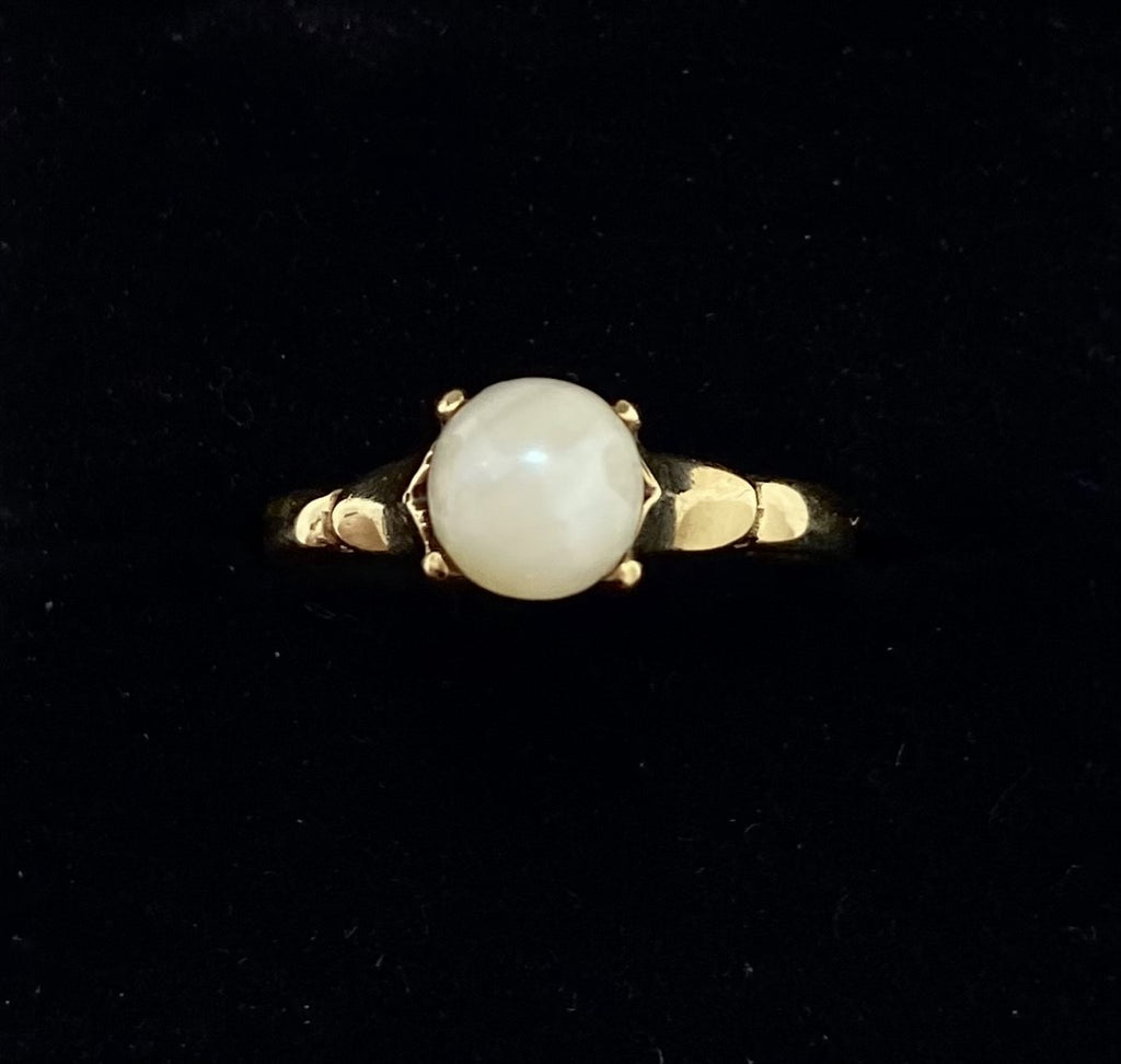 Pre-loved 9ct Single Pearl Ring