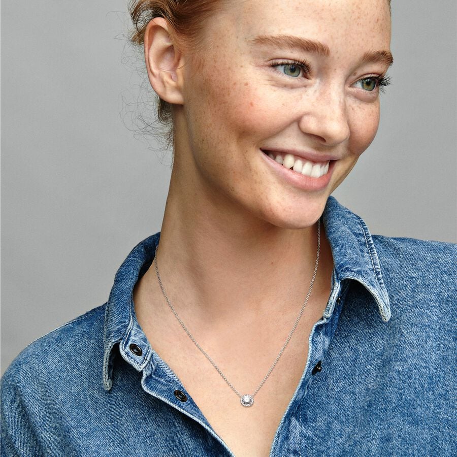 Pandora Round Sparkle Halo necklace