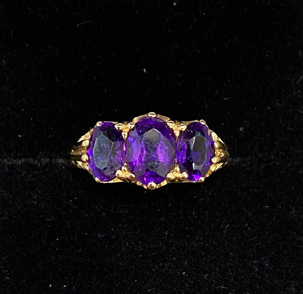 Pre-Loved 9ct Amethyst 3 Stone Ring