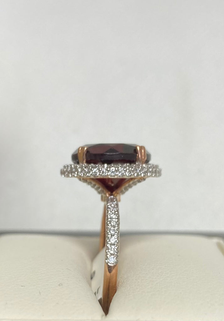 9ct Garnet and Diamond Cluster Ring