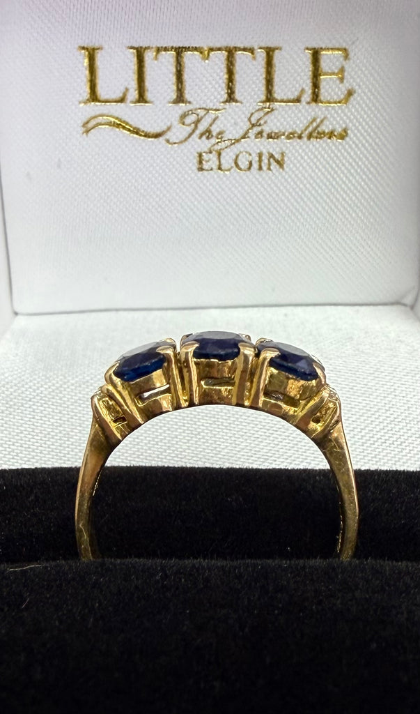 Vintage 18ct Sapphire and Diamond 3 Stone Ring