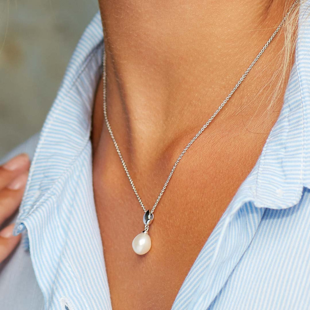 Kit Heath Coast Pebble Pearl Pendant