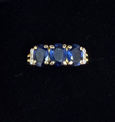 Vintage 18ct Sapphire and Diamond 3 Stone Ring