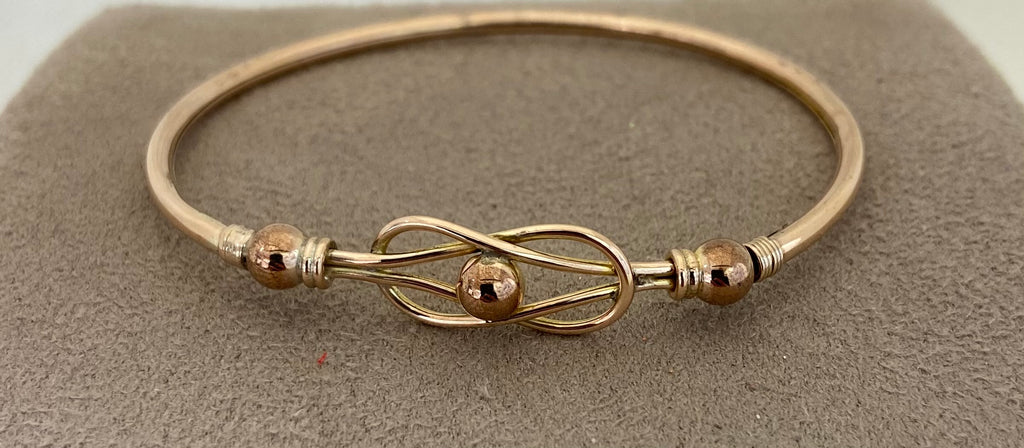 Pre-Loved 9ct Knot Bangle
