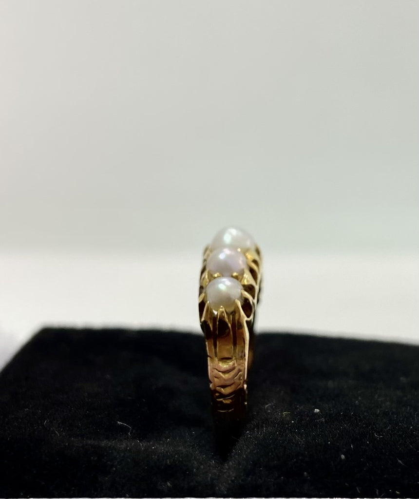 Vintage 15ct 5 Pearl Ring