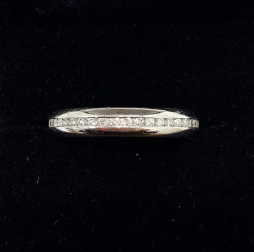 Pre-loved 18ct White Gold Diamond Eternity Ring