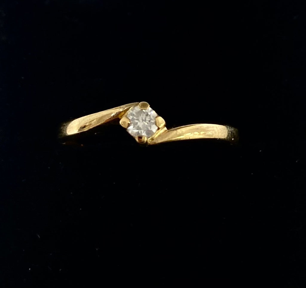 Pre-loved 9ct Diamond Twist Ring