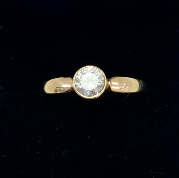 Pre-Loved 9ct Gold Cubic Zirconia Ring