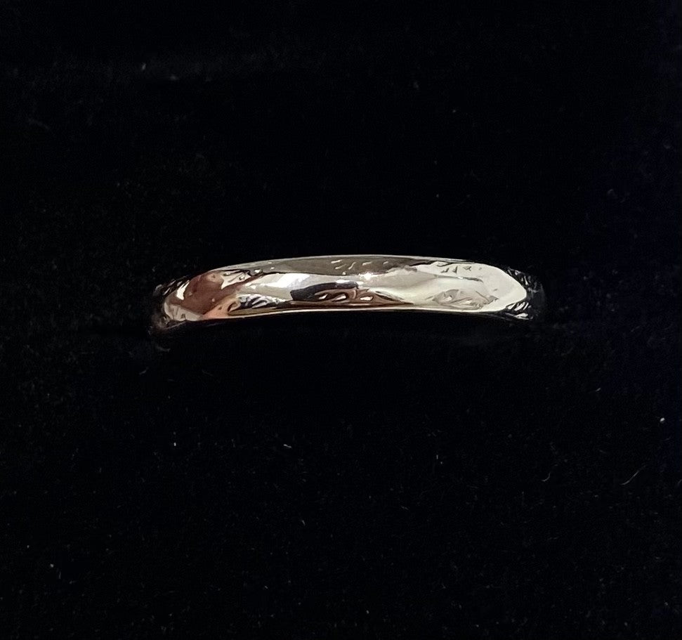 Pre-Loved Platinum Patterned Wedding Band