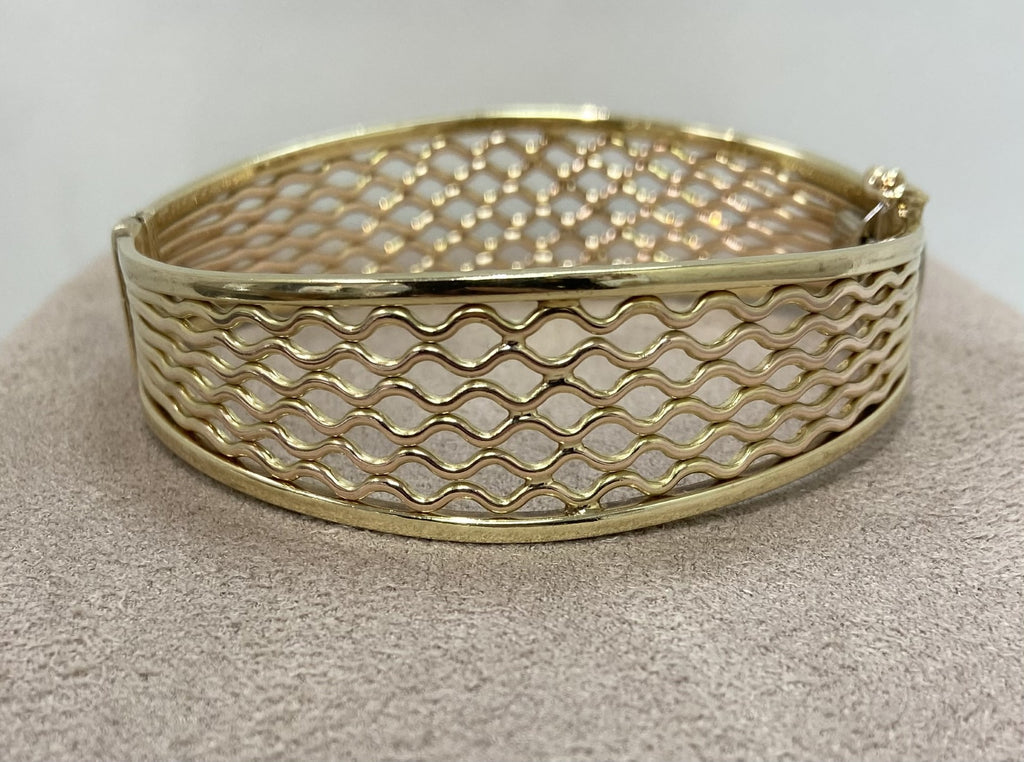 Pre-Loved 9ct Cuff Bangle