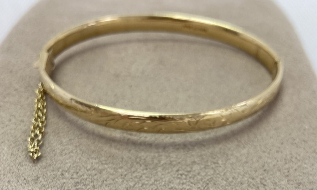Vintage 9ct 1/2 Engraved Bangle