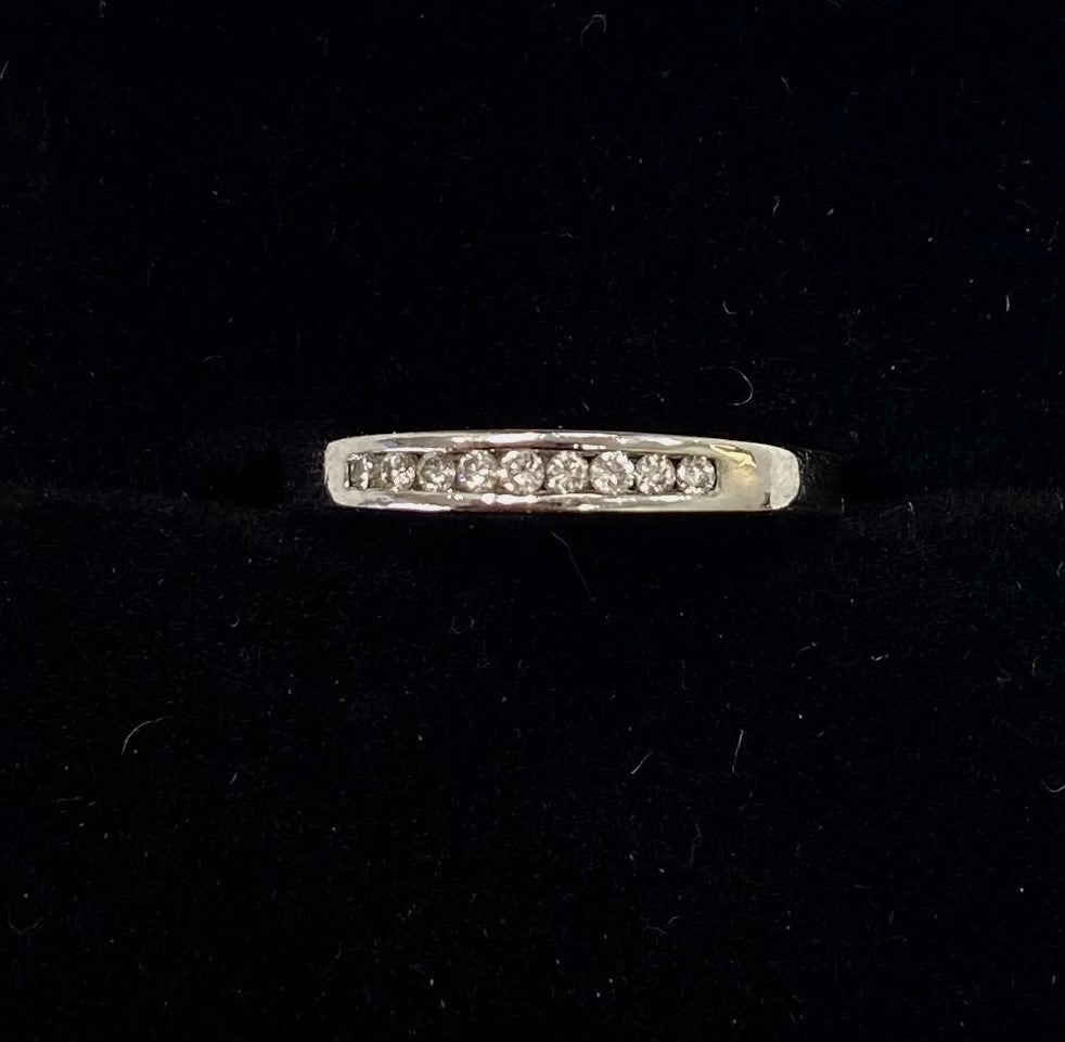 Pre-loved 9ct White Gold Eternity Ring