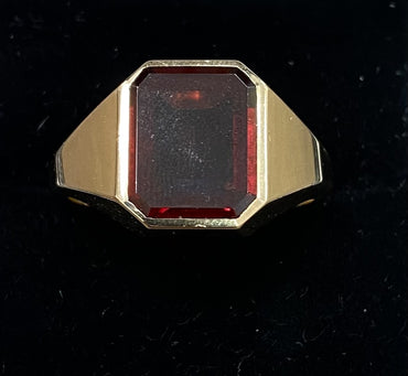 Pre-Loved 9ct Gold Garnet Ring
